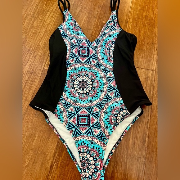 NWT! Swimsuit Cupshe 1 PC Mallot Black Turquoise Medallion Print SZ M - Picture 5 of 7